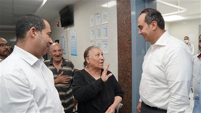 من أسوان إلى الإسماعيلية.. رئيس هيئة الرعاية الصحية يواصل جولاته المفاجئة لمتابعة جودة الخدمات الطبية - الخليج الان
