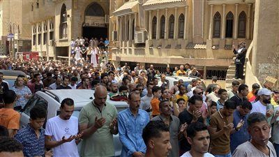 انتهاء صلاة الغائب على الشهيد أحمد حمدي بالسنبلاوين.. وممثل الإفتاء: ابنوا لعبدي بيتًا في الجنة - الخليج الان