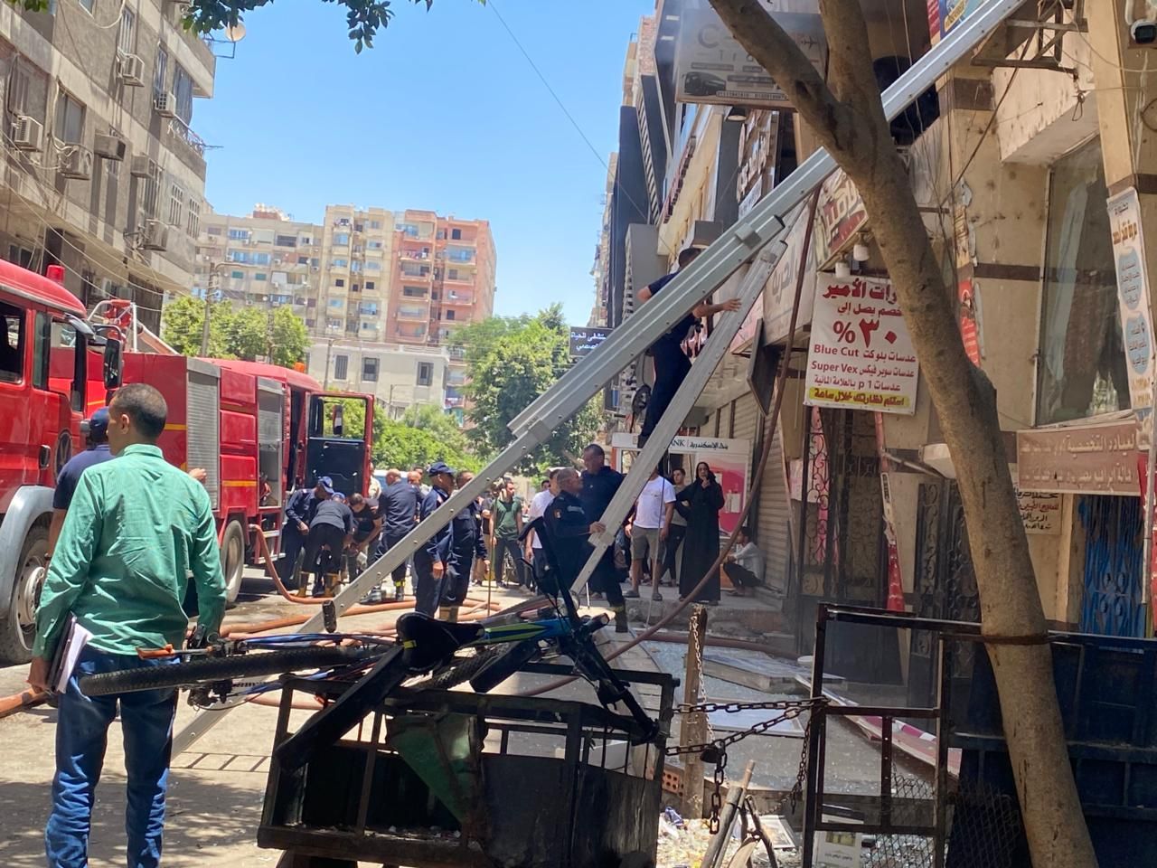 السيطرة على حريق هائل في محل تصوير " فوتوغرافي " بالمنيا - الخليج الان