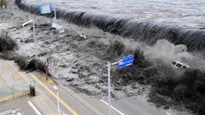 «سيبتلع المدن».. علماء يحذرون من تسونامي يوم القيامة قد يضرب أمريكا - الخليج الان