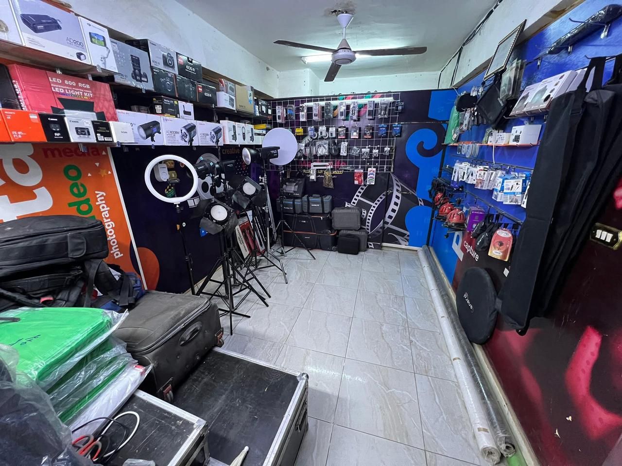 بيتي اتخرب.. أول تعليق من صاحب محل التصوير فى المنيا بعد حريق مكتبه كاملا - الخليج الان