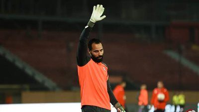 نادي يبرر الخصم بـ"لوائح الاتحاد" ولاعب يتهمه بـ"الابتزاز".. أزمة محمود جنش تتصاعد - الخليج الان