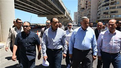 رئيس الوزراء يتفقد أعمال تطوير محور «محمد نجيب» وتوسعة كورنيش الإسكندرية - الخليج الان