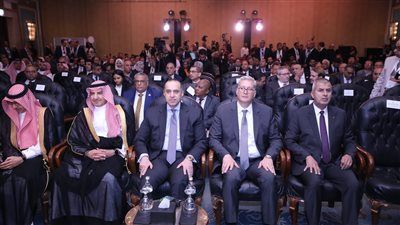 قنا: نهتم بخلق خريطة استثمارية واحدة بالمحافظة وتصور شامل لجذب الاستثمارات - الخليج الان