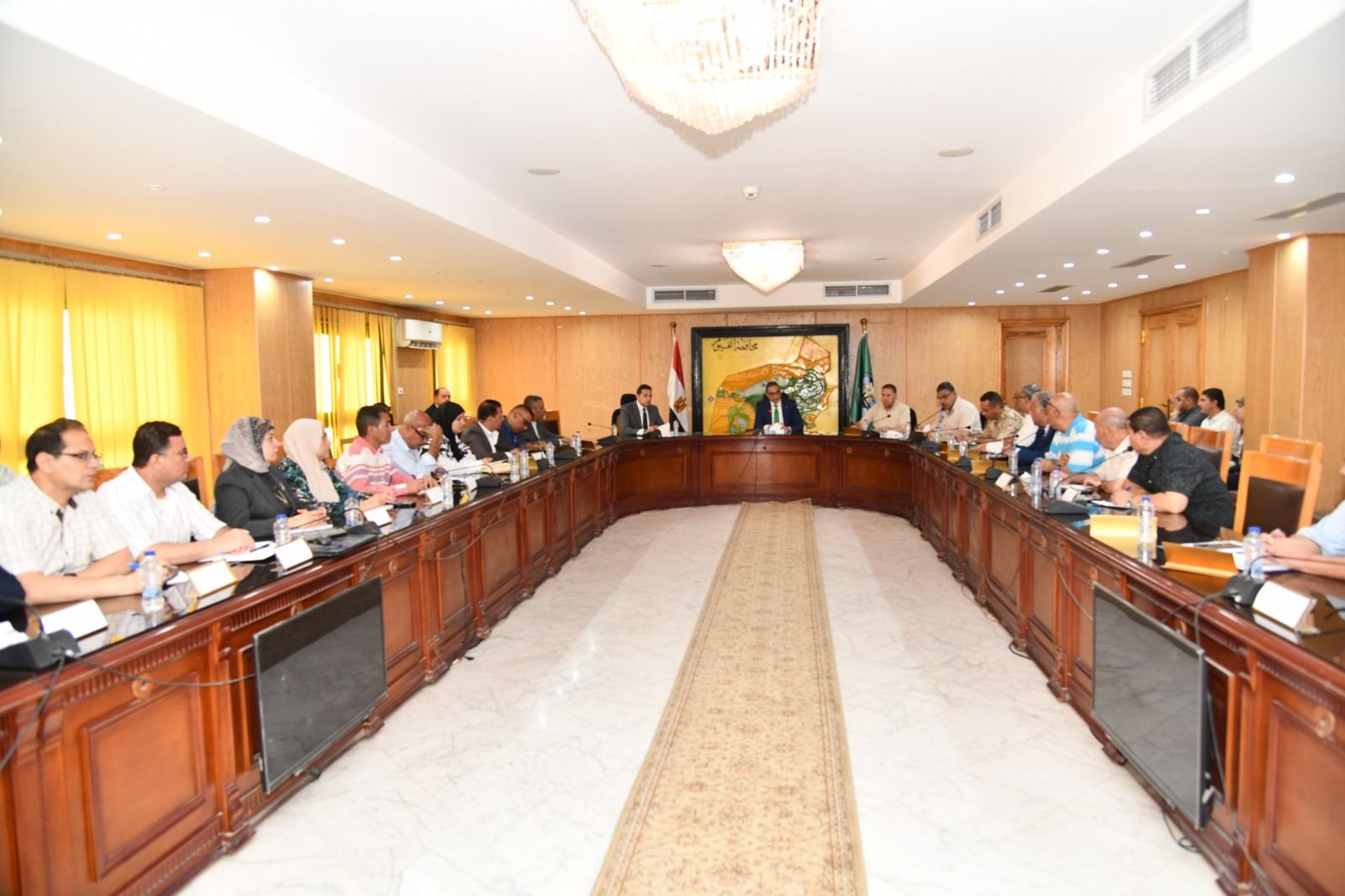 استعداداً لانتخابات مجلس الشيوخ 2025.. محافظ الفيوم يشدد على رفع درجة الاستعداد القصوى والجاهزية لمقار اللجان - الخليج الان