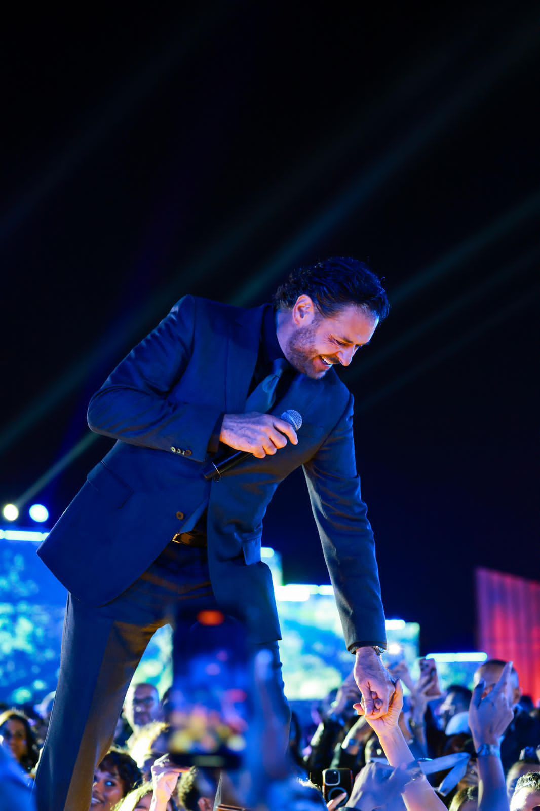 راغب علامة يُشعل أجواء صيف 2025 في العلمين الجديدة ويواصل نجاحاته بـ أغنية ترقيص - الخليج الان