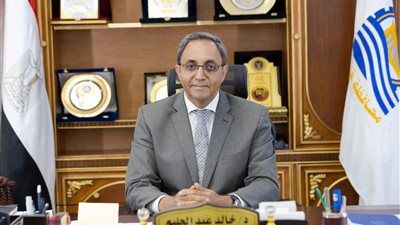 محافظ قنا يشهد افتتاح معرض مشروعات طلاب الهندسة المعمارية بجامعة النيل ويتفقد مشروعات الطلاب للتطوير العمراني لمدينة قنا - الخليج الان