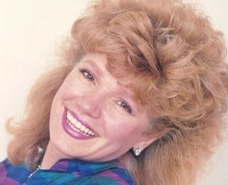 بكت من استقبال الجمهور.. أبرز تصريحات مشيرة اسماعيل مع منى الشاذلي - الخليج الان