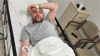 حسام حبيب يتعرض لكسر في القدم قبل أول حفل رسمي له بالسعودية.. صور - الخليج الان