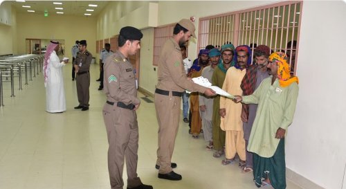 الجوازات السعودية تبشّر المقيمين: 5 حالات تمنع ترحيلك حتى مع بلاغ هروب أو خروج نهائي!.. لا تفوّت معرفتها قبل فوات الأوان