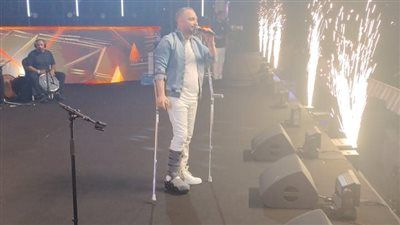 لقطات من حفل حسام حبيب الأول في السعودية.. ظهر بالعكاز ووجه رسالة لـ هيثم شاكر - الخليج الان