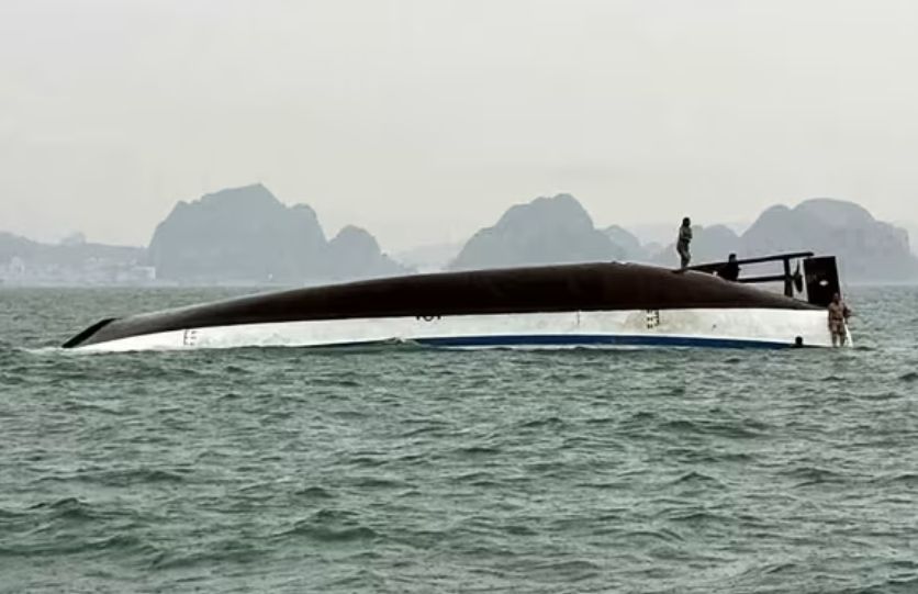 «رحلة تحولت إلى كابوس».. غرق قارب سياحي يودي بحياة 34 شخصاً في فيتنام - الخليج الان