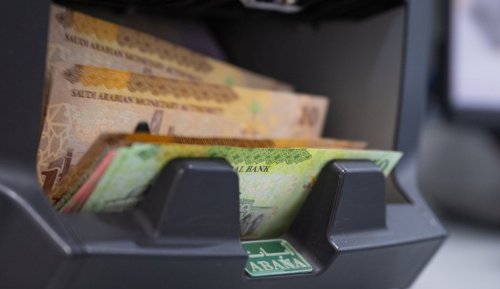 خبير سعودي يُطلق تحذيرًا صادمًا حول "الراتب المرن" هل حلٌّ ذكي أم فخ مالي يُفلس الموظف دون أن يشعر؟