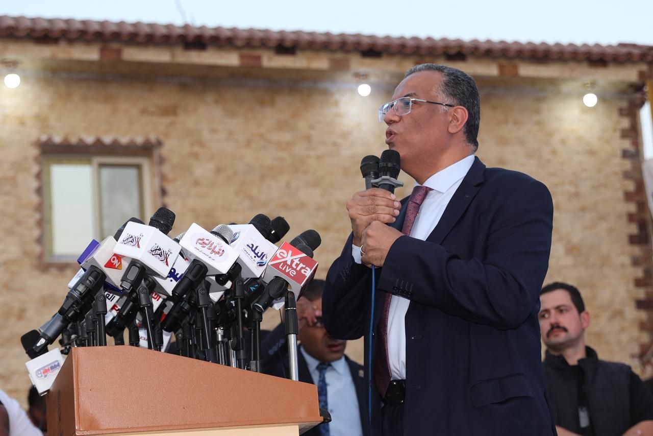 وسط هتافات التأييد.. حزب الجبهة الوطنية يحشد الآلاف في مؤتمر جماهيري بالجيزة - الخليج الان