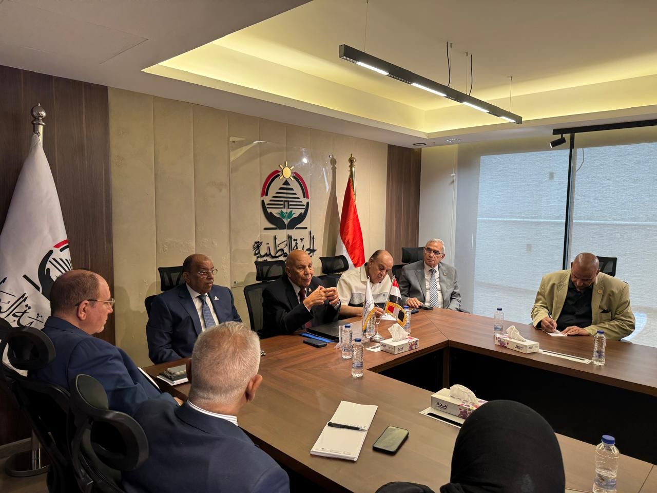 “المجالس المحلية” بحزب الجبهة الوطنية يبحث سبل دعم مرشحي القائمة والفردي استعدادًا للاستحقاق الانتخابي - الخليج الان