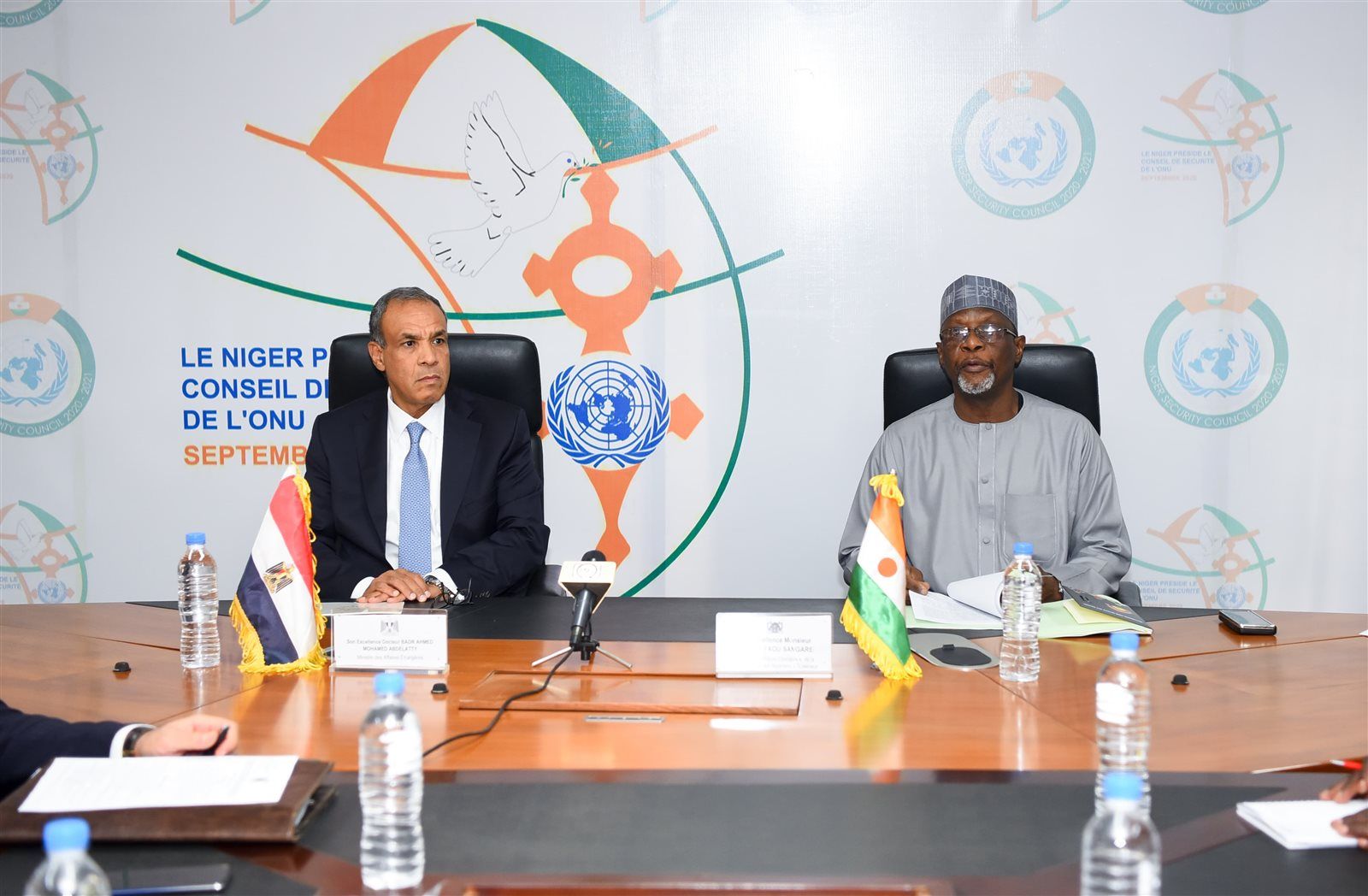 «وزير الخارجية يواصل جولاته في غرب أفريقيا».. عبد العاطي يلتقي وزير خارجية النيجر في نيامي - الخليج الان