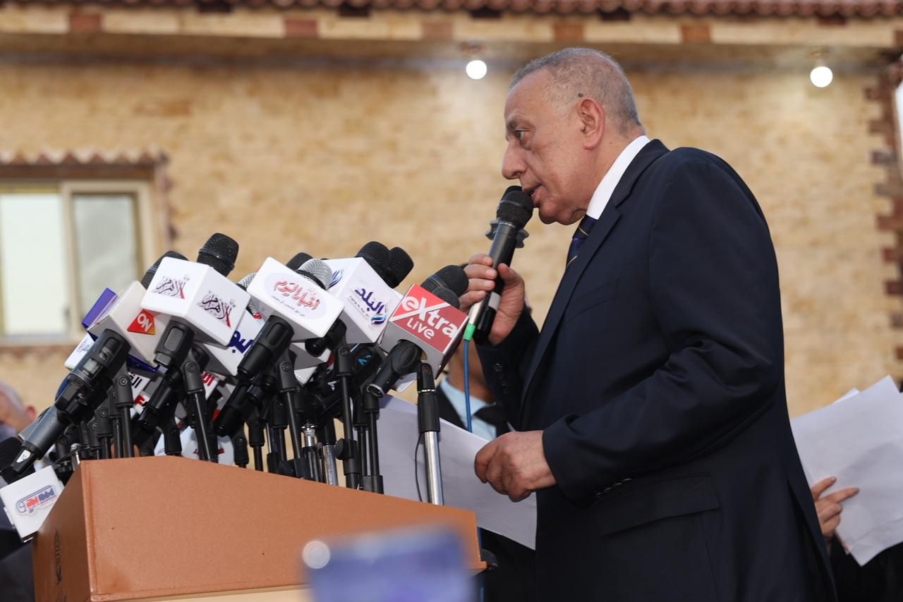 وسط هتافات التأييد.. حزب الجبهة الوطنية يحشد الآلاف في مؤتمر جماهيري بالجيزة - الخليج الان