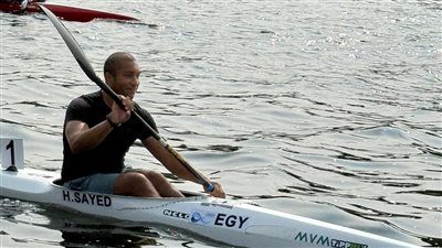 حمزة ممدوح يتأهل لنصف نهائي بطولة العالم للكانوي والكياك بالبرتغال - الخليج الان