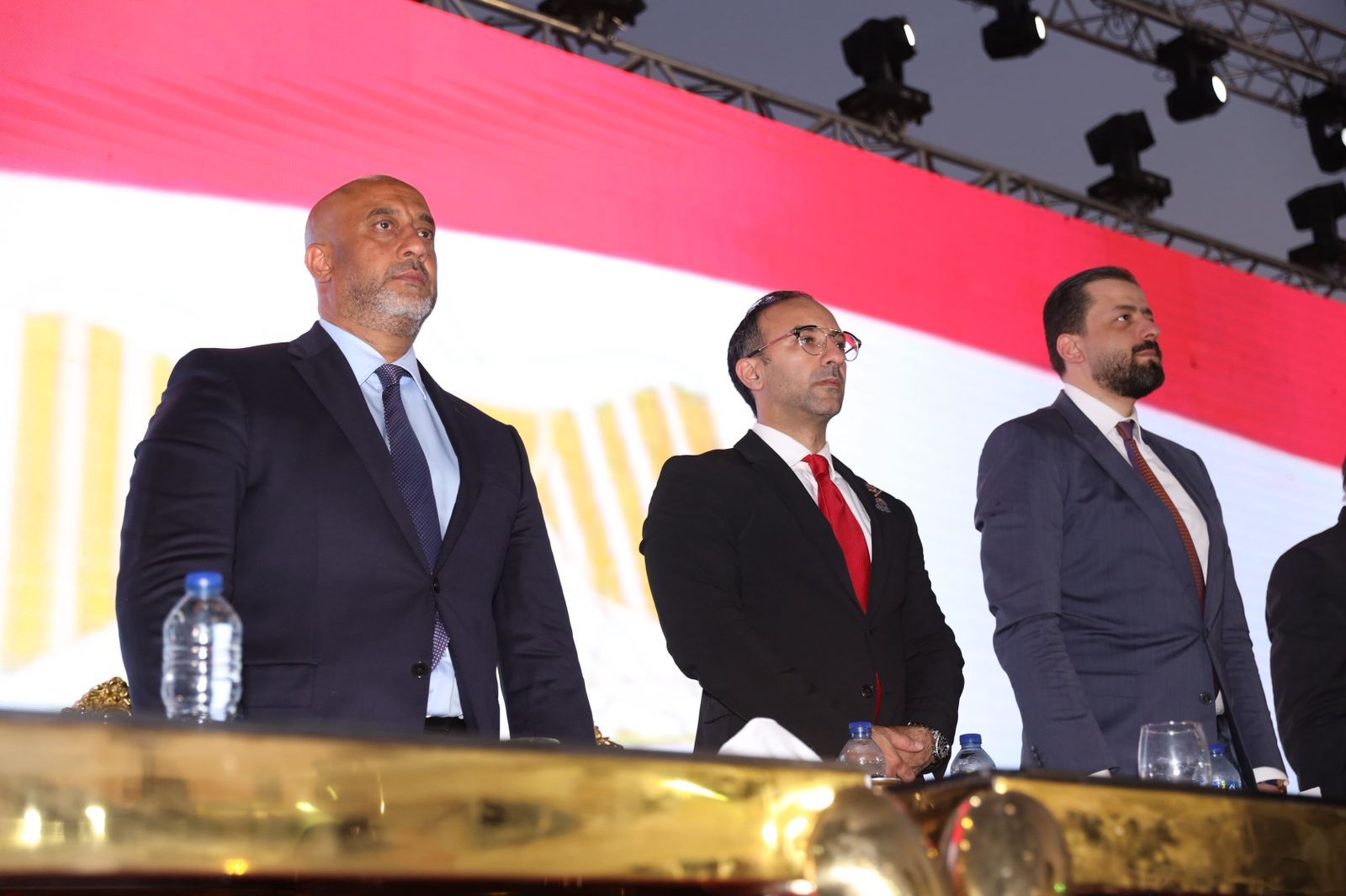 وسط هتافات التأييد.. حزب الجبهة الوطنية يحشد الآلاف في مؤتمر جماهيري بالجيزة - الخليج الان