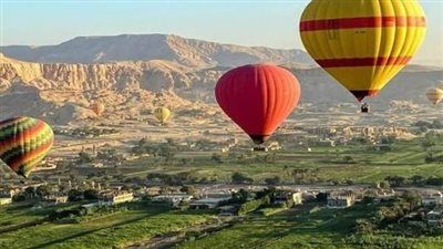 انطلاق 44 رحلة بالون طائر من غرب مدينة الأقصر - الخليج الان