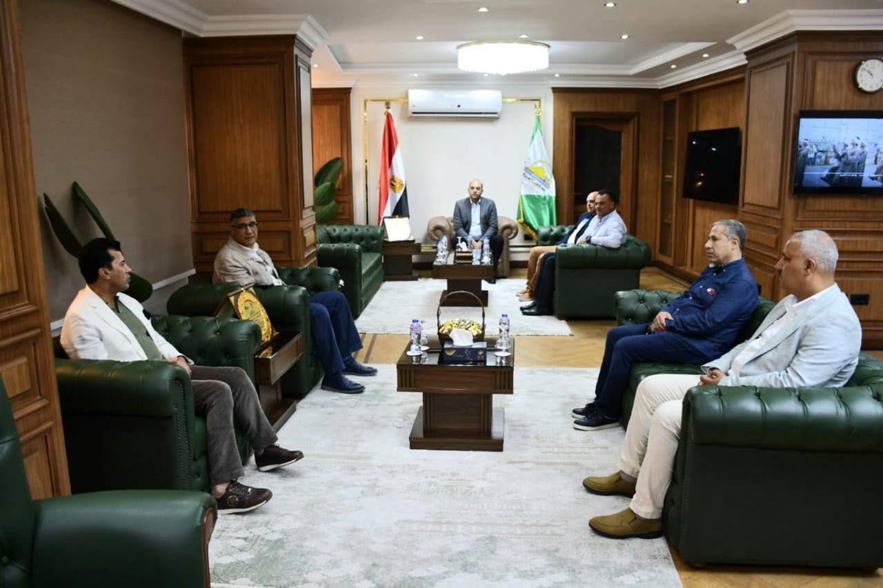 وزير الرياضة يبدأ جولة الجيزة بزيارة الديوان العام تمهيداً لافتتاح عدد من المنشآت الرياضية والشبابية بالمحافظة - الخليج الان