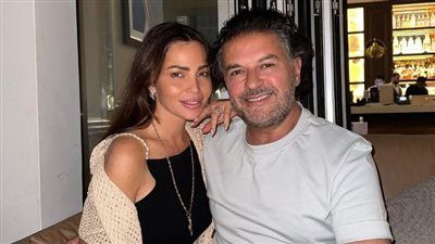 بعد أزمة حفل الساحل.. حقيقة انفصال راغب علامة عن زوجته - الخليج الان