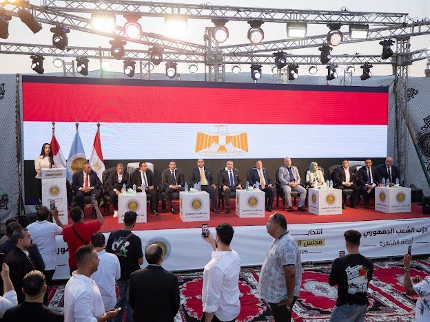 بالصور .. 5 الاف يدعمون مرشحي الشعب الجمهوري في الشرابية بحضور محمد زيدان - الخليج الان