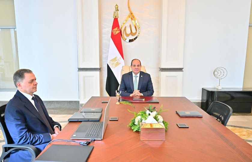 الرئيس السيسي يجتمع بوزير الداخلية اللواء محمود توفيق - الخليج الان