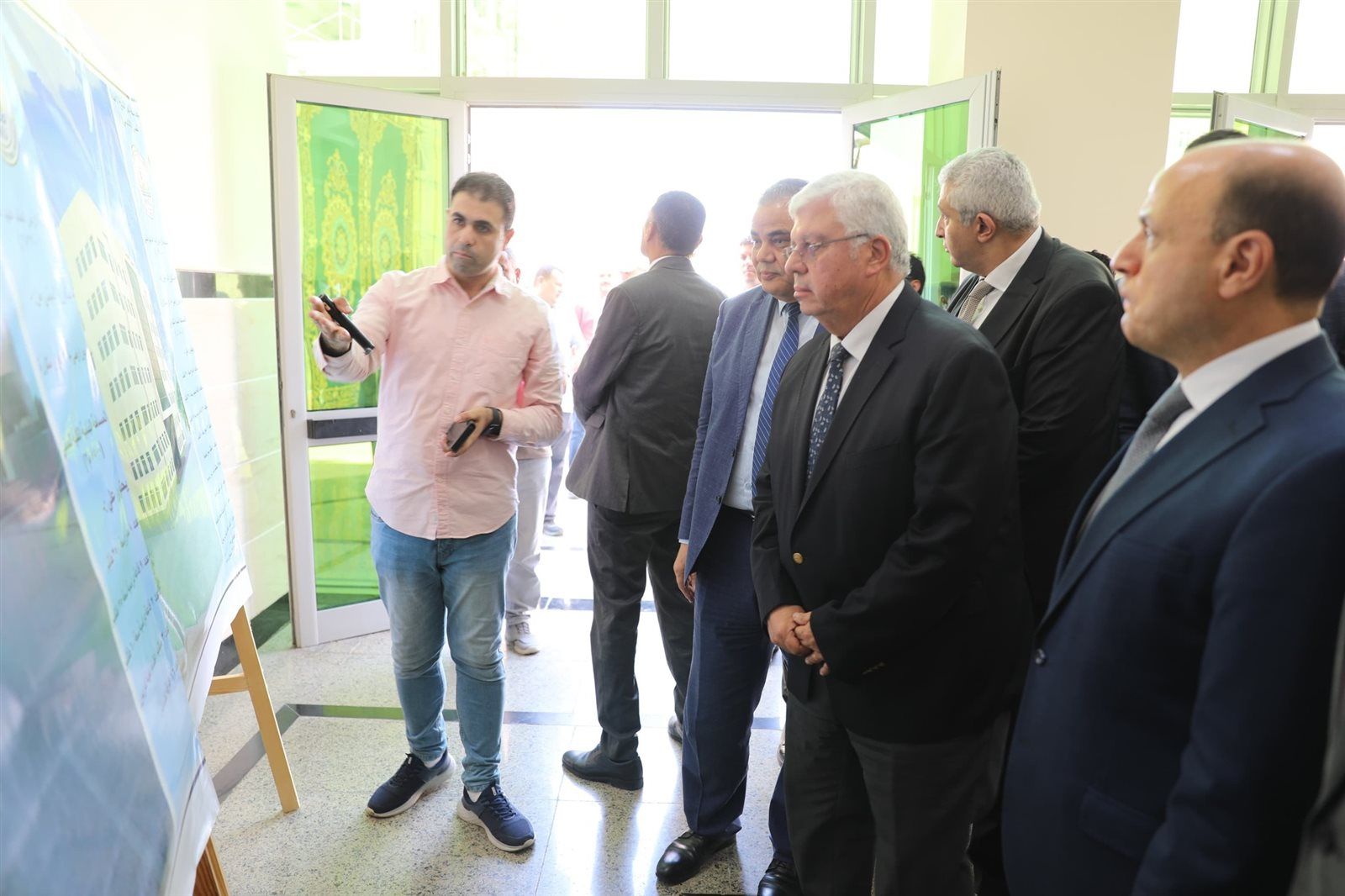 وزير التعليم العالي ومحافظ كفر الشيخ ورئيس الجامعة يفتتحون مشروعات تعليمية وصحية بتكلفة أكثر من 4 مليارات جنيه - الخليج الان