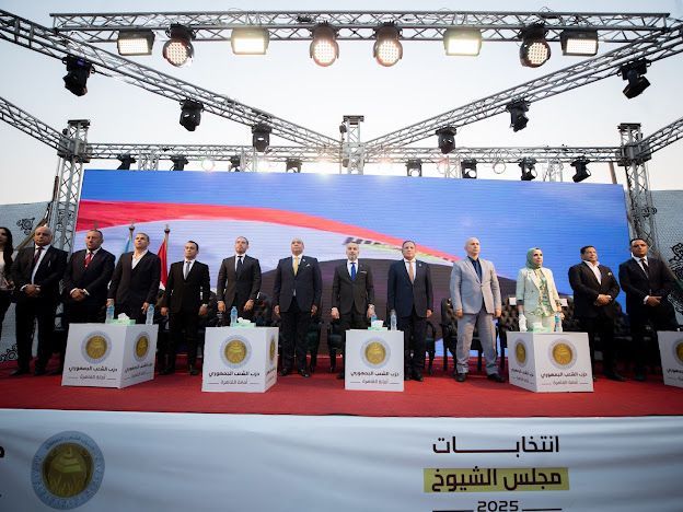 بالصور .. 5 الاف يدعمون مرشحي الشعب الجمهوري في الشرابية بحضور محمد زيدان - الخليج الان