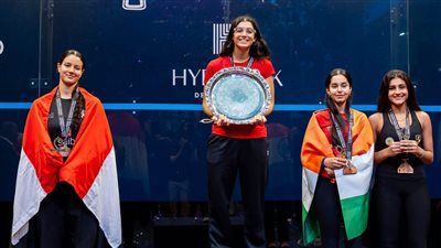 أمينة عرفي بعد التتويج ببطولة العالم للإسكواش: لطالما حلمت بهذه اللحظة منذ الطفولة - الخليج الان