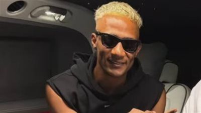 بالصور.. محمد رمضان يكشف عن سيارته الجديدة: الأسطول زاد عربية - الخليج الان