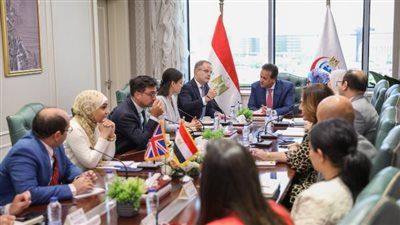 وزير الصحة يبحث مع سفير المملكة المتحدة لدى مصر سبل تعزيز التعاون والاستثمار في القطاع الصحي - الخليج الان