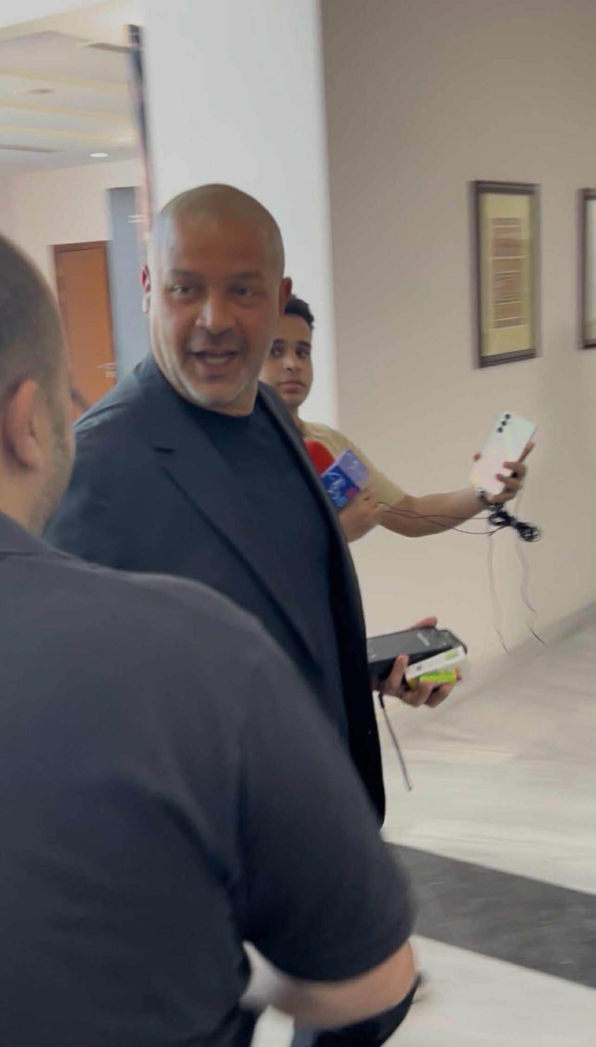 النائب أحمد دياب يصل مقر اتحاد الكرة لحضور حفل قرعة الدوري للموسم الجديد - الخليج الان