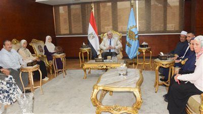 محافظ الغربية يستقبل أوائل الثانوية الأزهرية.. ويؤكد: تفوقكن شهادة حية على عظمة التعليم الأزهري - الخليج الان