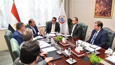 وزير الصحة يبحث سُبل استدامة تمويل التأمين الصحي الشامل ومقترحات تعديل المساهمة التكافلية - الخليج الان