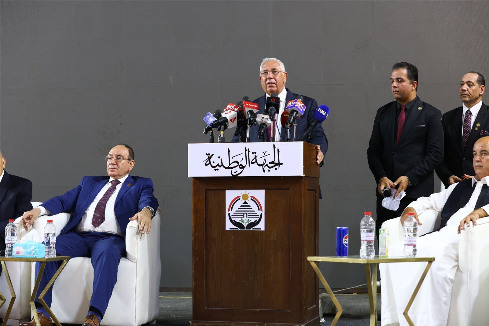 الجبهة الوطنية من قلب عروس البحر: نقف على قلب رجلٍ واحد خلف القيادة السياسية ودعمًا للوطن - الخليج الان