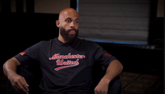 بريان مبويمو: ميسي ورونالدو مصدر إلهامي ومحمد صلاح الأفضل في أفريقيا ومانشستر يونايتد نادٍ عالمي وجماهيره في كل مكان - الخليج الان