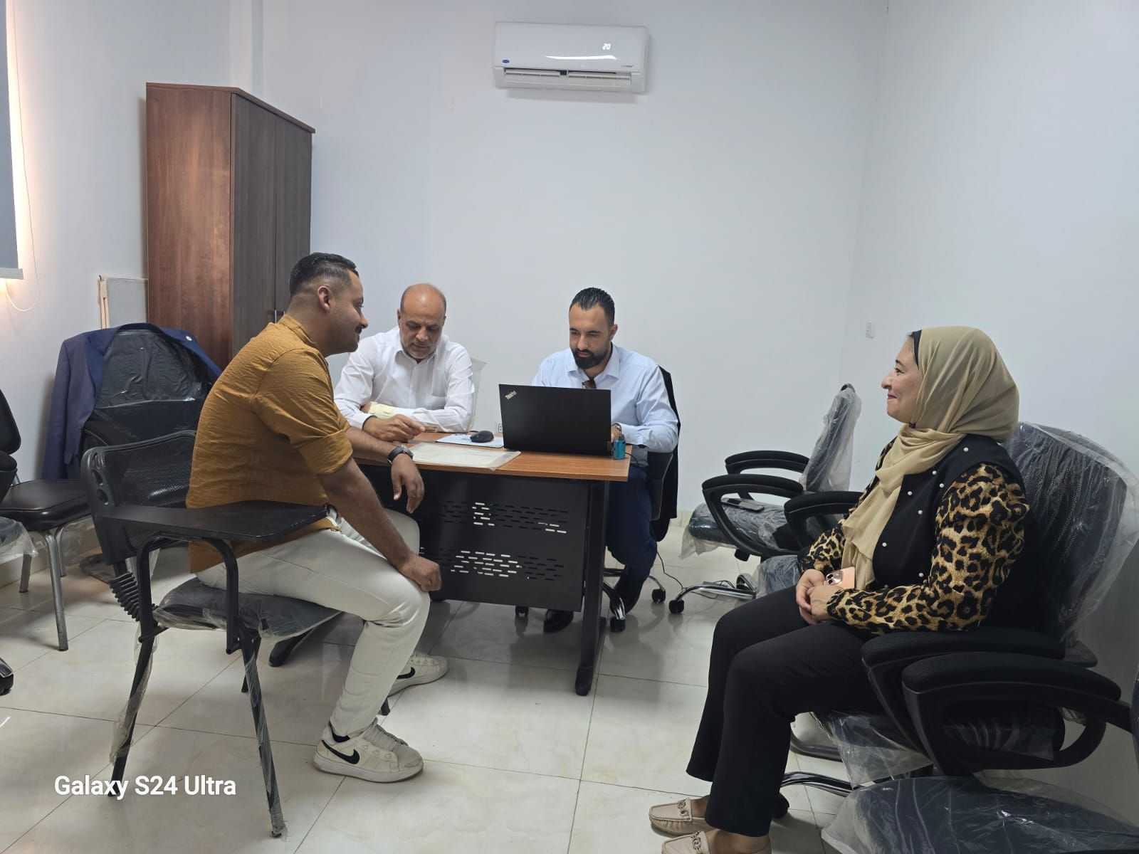 وزير العمل : بدء اختبارات المرشحين للعمل في الأردن - الخليج الان