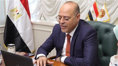 وزير العمل : بدء اختبارات المرشحين للعمل في الأردن - الخليج الان