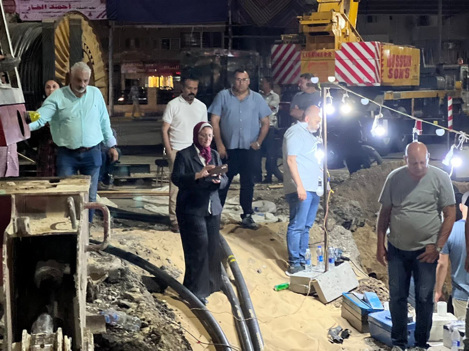 في قلب العاصفة الكهربائية| "منى رزق" تقود مهمة الإنقاذ بمحطة جزيرة الذهب - الخليج الان