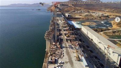 "فرقعة إعلامية لا أكثر".. خبراء مصريون يردّون على إعلان آبي أحمد اكتمال سد النهضة - الخليج الان