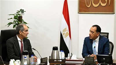 رئيس الوزراء يلتقى وزير الاتصالات وتكنولوجيا المعلومات لمتابعة عدد من ملفات عمل الوزارة - الخليج الان