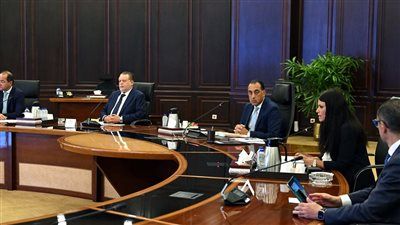 رئيس الوزراء يترأس اجتماع المجلس التنسيقي للسياسات المالية والنقدية - الخليج الان