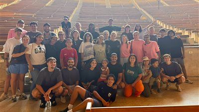 برعاية مؤسسة tC.. وفد من الطلاب الأجانب يختتم زيارته لمصر في رحاب الأهرامات - الخليج الان