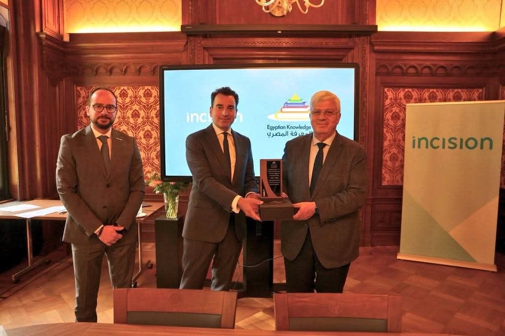 وزير التعليم العالي يوقع عقودًا استراتيجية مع شركة "إنسيچن" الهولندية لدعم التحول الرقمي في التعليم الجراحي والطبي - الخليج الان