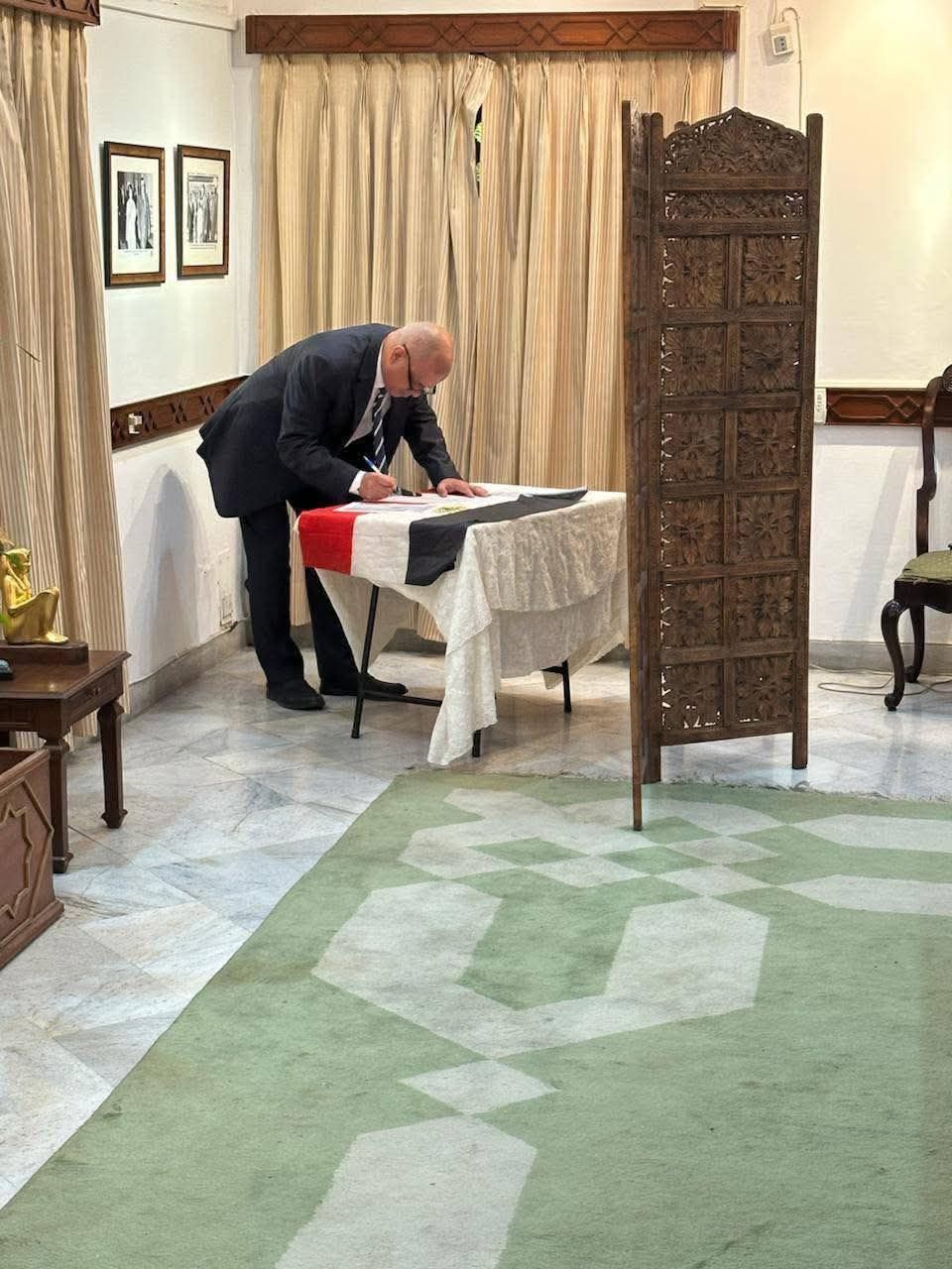 مع اقتراب نهاية اليوم الأول.. استمرار توافد الناخبين على لجان التصويت بلجان الاقتراع في السفارات المصرية بالهند وباكستان وبانجلاديش - الخليج الان