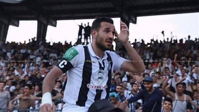 الصفاقسي التونسي يتفق مع علي معلول على العودة بعد نهاية مشواره مع الأهلي - الخليج الان