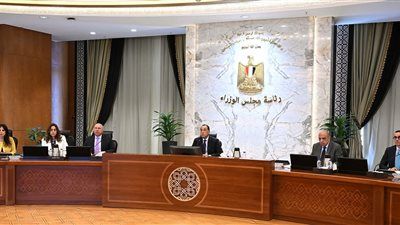 رئيس الوزراء يتابع مُستجدات آلية تعديل حدود الكربون لتعزيز تنافسية الصادرات - الخليج الان