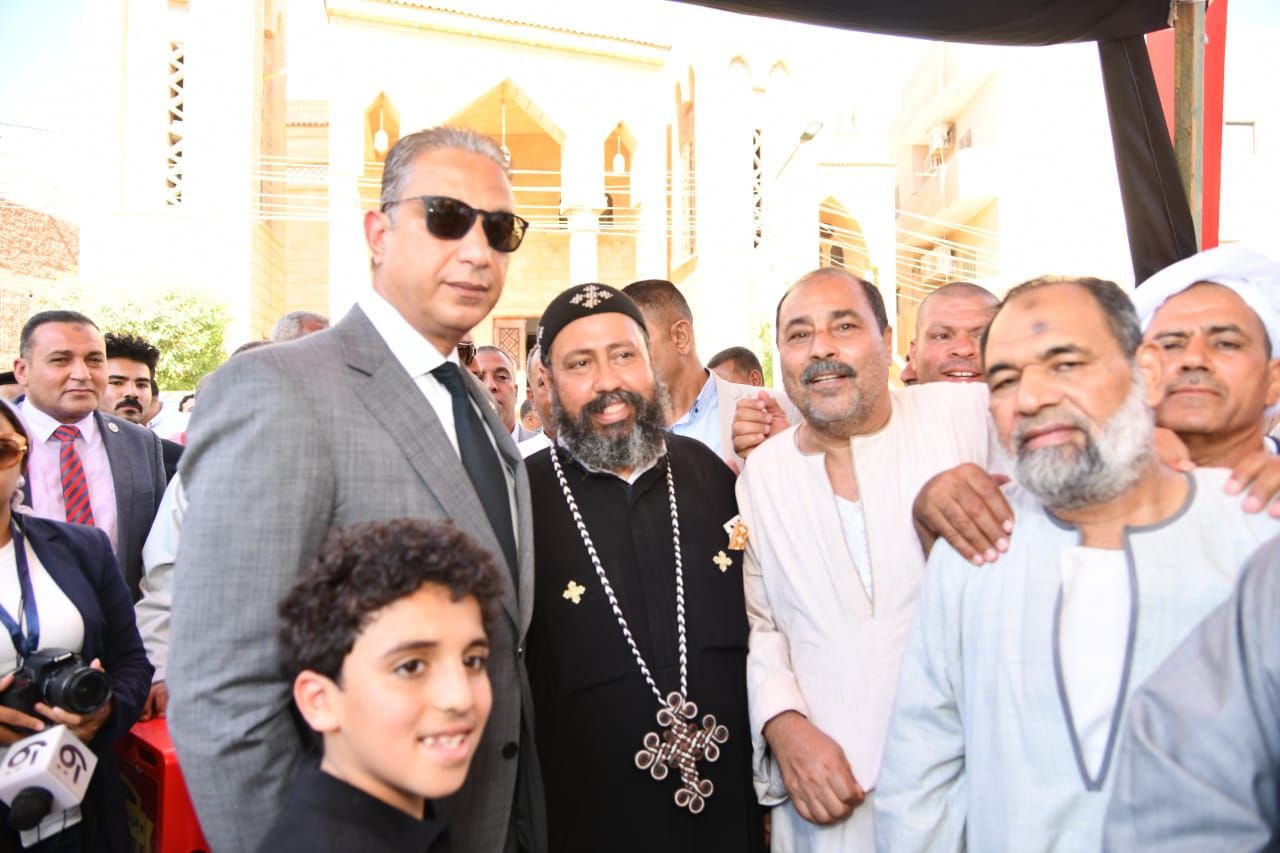 محافظ الفيوم يتفقد عدداً من لجان انتخابات مجلس الشيوخ بمركز ومدينة الفيوم - الخليج الان